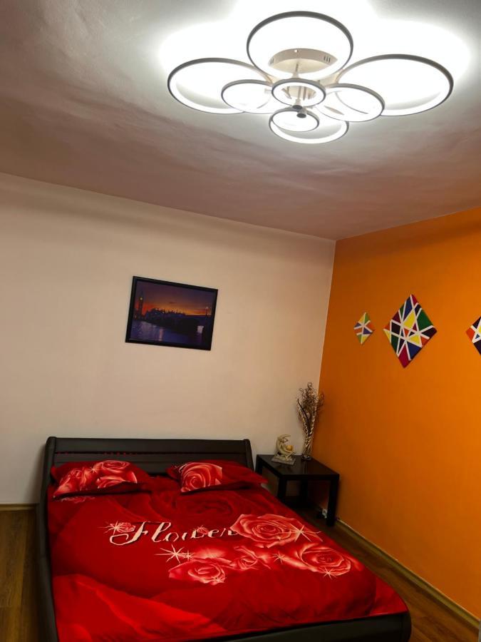 Crisshome1 Bukares Bagian luar foto