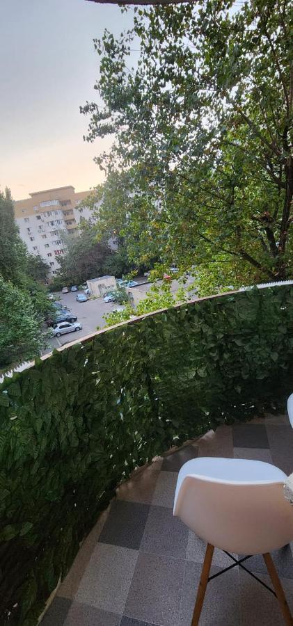 Crisshome1 Bukares Bagian luar foto